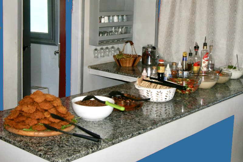 Mittagessen Buffet bei Tornado Surf